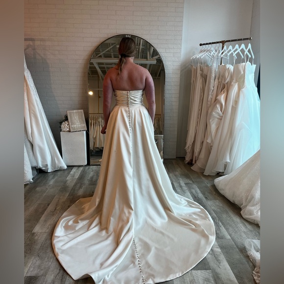 Essense of Australia D3794 strapless dress in light gold/champagne - Picture 3 of 4